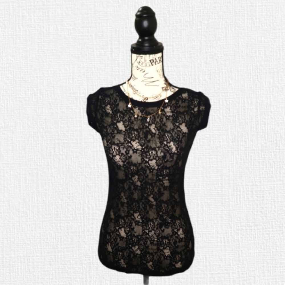 INK (NWOT) black lace top